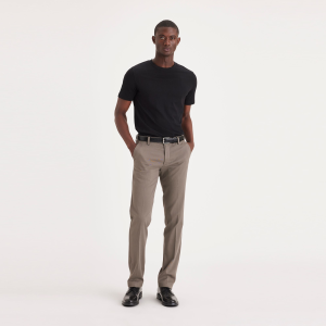 Easy Khakis. Slim Fit