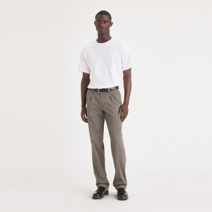 Easy Khakis. Pleated. Classic Fit (Big and Tall)