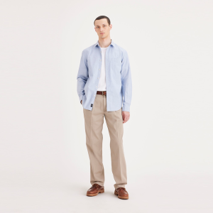 Easy Khakis. Pleated. Classic Fit