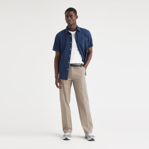 Essential Chinos. Classic Fit